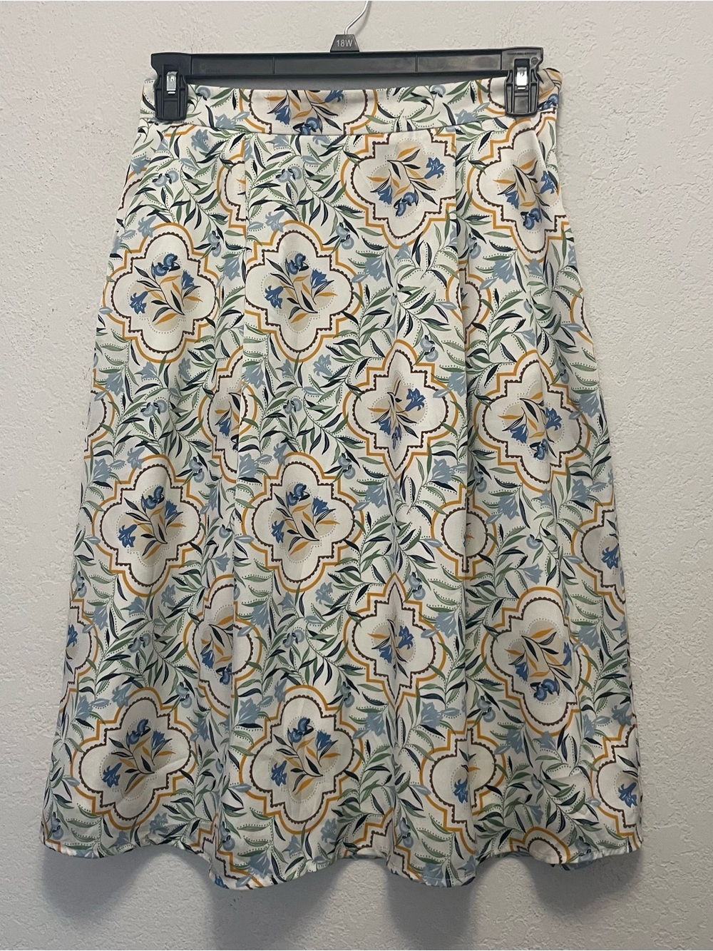 Ann Taylor Factory Quatrefoil Floral Print Pocket Midi Skirt size 6 petite